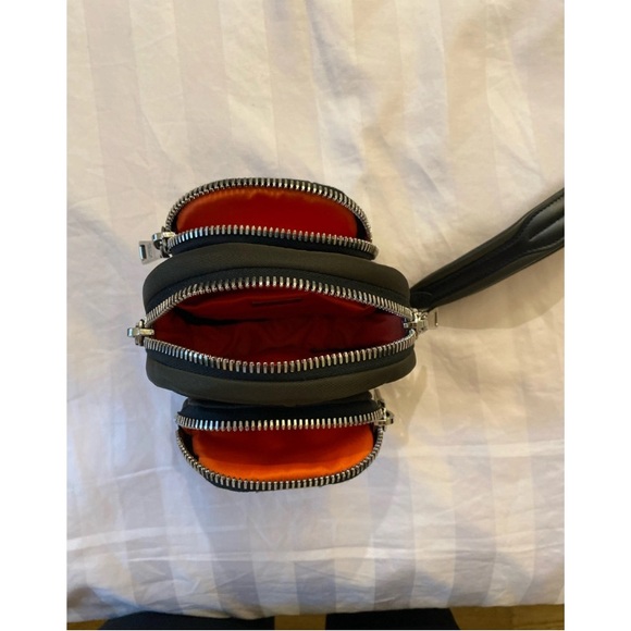 Prada Nylon wristlet/clutch - 3 compartiments and it is in pristine condition - Picture 3 of 5